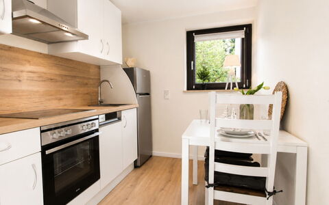 Herzwerk Schwalenberg: Møbel, Køkken, Indretning, Countertop, Gulvbelægning, Køkken Apparat, Træ, Større Bandage, Cabinetry, Etage