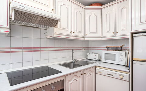 Los Arcos: Køkken, Træ, Countertop, Køkken Apparat, Større Bandage, Cabinetry, Gulvbelægning, Indretning, Etage, Værelse