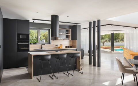 Villa H2: Møbel, Indretning, Gulvbelægning, Køkken, Etage, Countertop, Stol, Køkken & Spisebord, Loft, Lysarmatur