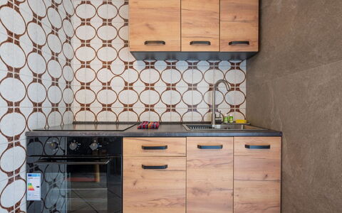 Ilda: Træ, Gulvbelægning, Køkken, Cabinetry, Etage, Countertop, Brun, Større Bandage, Køkken Apparat, Bejdse