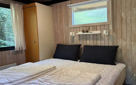 Hardina - 1Km from the Sea: Træ, Indretning, Gulvbelægning, Etage, Soveværelse, Seng, Bejdse, Værelse, Hårdttræ, Bed Frame