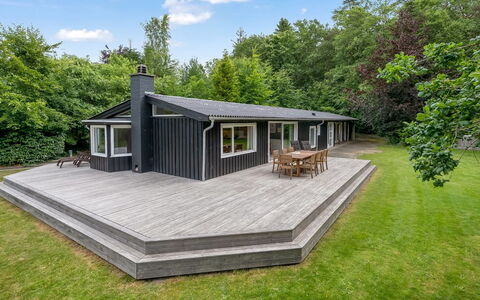 Matthea - 2.9Km from the Sea: Træ, Tag, Hjem, Hus, Arkitektur, Sidespor, Land Lot, Sommerhus, Skur, Garden Bygninger