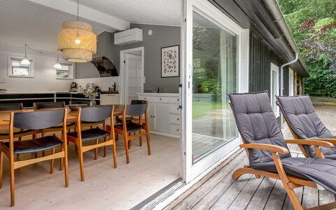 Matthea - 2.9Km from the Sea: Træ, Tag, Hjem, Hus, Arkitektur, Sidespor, Land Lot, Sommerhus, Skur, Garden Bygninger