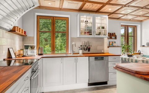 Ajna - 20.9Km from the Sea: Køkken, Countertop, Gulvbelægning, Indretning, Køkken Apparat, Cabinetry, Træ, Møbel, Etage, Større Bandage