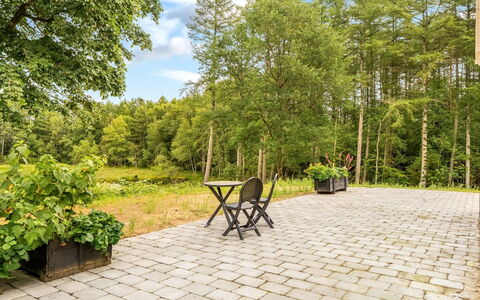 Ajna - 20.9Km from the Sea: Busk, Land Lot, Have, Flise, Skygge, Landscaping, Udendørs Møbler, Lawn, Gård, Backyard