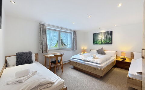 Susi: Træ, Hjem, Soveværelse, Seng, Lejlighed, Sengetøj, Bed Frame, Sengetøj, Hotel, Suite