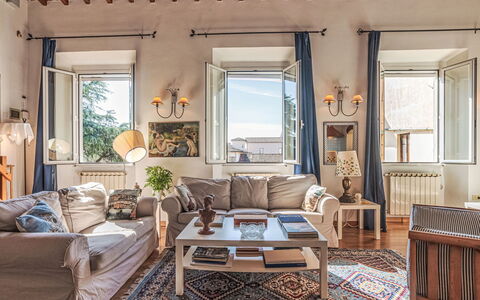 Bellavista: Møbel, Indretning, Væg, Træ, Gulvbelægning, Couch, Stue, Etage, Loft, Værelse