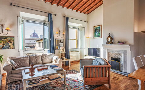 Bellavista: Møbel, Indretning, Væg, Gulvbelægning, Loft, Værelse, Stue, Billedramme, Couch, Hjem