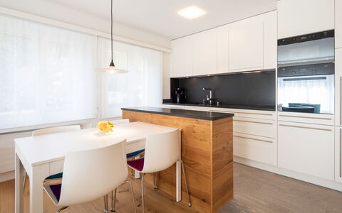 Val Signina 5-2: Møbel, Indretning, Gulvbelægning, Countertop, Etage, Køkken, Træ, Cabinetry, Lysarmatur, Trægulve