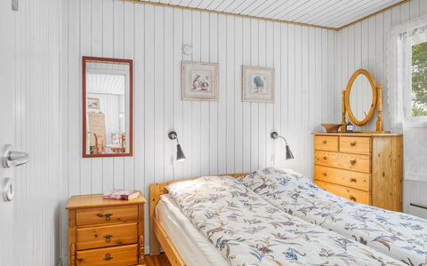 Frerich - 450M to the Fjord: Soveværelse, Træ, Seng, Indretning, Gulvbelægning, Sengetøj, Etage, Sengetøj, Bed Frame, Møbel