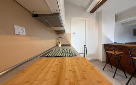Il Pittore: Gulvbelægning, Etage, Møbel, Træ, Trægulve, Indretning, Countertop, Køkken, Loft, Belysning