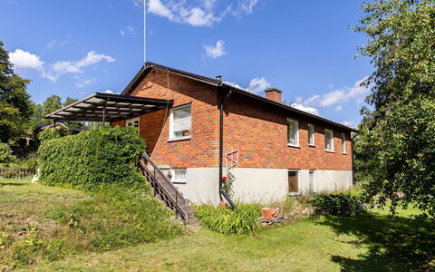 Villa Fröseke: Græs, Bygning, Vindue, Hus, Busk, Boligområde, Tag, Hjem, Sommerhus