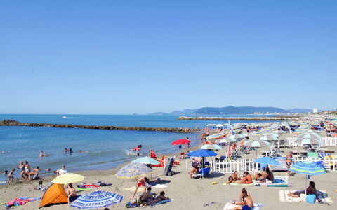Marina di Massa 651: Krop Af Vand, Strand, Kyst, Coastal Og Oceaniske Landskabsformer, Hav, Kyst, Fritid, Sommer, Ferie