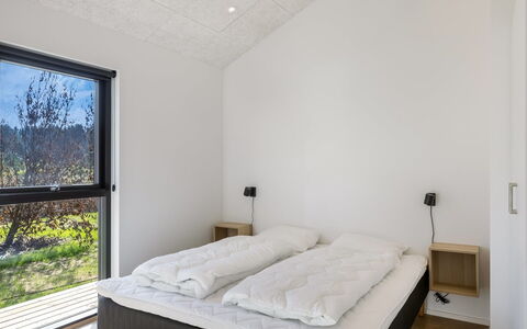 Kamile - 500M from the Sea: Træ, Loft, Soveværelse, Seng, Værelse, Bed Frame, Sengetøj, Sengetøj, Hårdttræ, Design