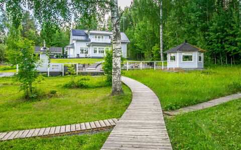 Koivuranta: Hjem, Hus, Sommerhus, Have, Forår, Veranda, Estate, Landscaping, Lawn