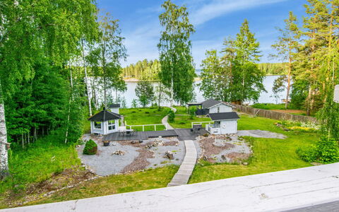 Koivuranta: Hjem, Have, Sommerhus, Estate, Landscaping, Gård, Lawn, Reservoir, Backyard