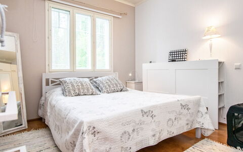 Koivuranta: Seng, Møbel, Sengetøj, Soveværelse, Indretning, Sengetøj, Etage, Gulvbelægning, Træ, Sengetøj