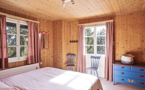 Les Marmottes: Soveværelse, Møbel, Træ, Seng, Indretning, Gulvbelægning, Sengetøj, Sengetøj, Etage, Loft