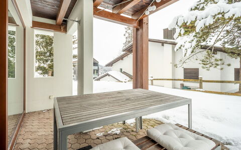 Casa Collina 5I-02: Træ, Etage, Loft, Gulvbelægning, Kompositmateriale, Hårdttræ, Veranda, Udendørs Møbler, Planke, Stol