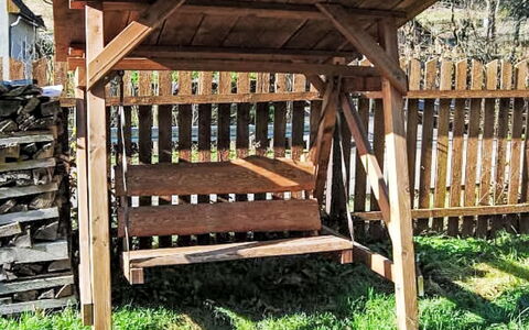 Velke Karlovice 300: Træ, Hårdttræ, Bejdse, Planke, Backyard, Udendørs Struktur, Have, Tømmer, Hegn, Gård