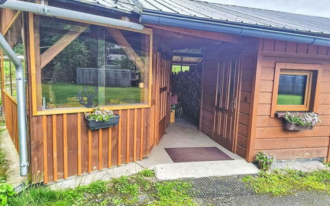 Velke Karlovice 300: Træ, Skur, Sommerhus, Garden Bygninger, Hårdttræ, Bejdse, Skygge, Bjælkehytte, Backyard, Sidespor