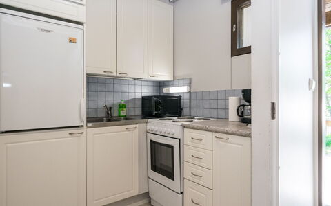 Heinävesi Homes D2: Køkken Apparat, Køkken, Større Bandage, Countertop, Indretning, Cabinetry, Træ, Gulvbelægning, Møbel, Håndvask