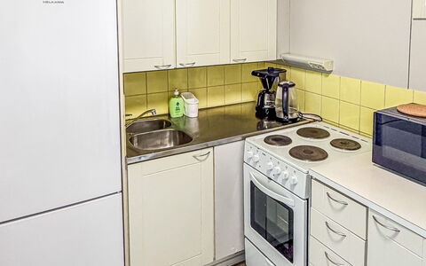 Heinävesi Homes D4: Køkken Apparat, Større Bandage, Køkken, Komfur, Gulvbelægning, Gaskomfur, Komfur, Countertop, Køkkenvask, Indretning