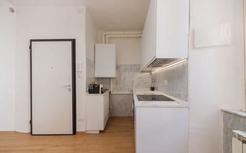 Casa Vacanze al Teatro: Gulvbelægning, Etage, Lejlighed, Loft, Trægulve, Countertop, Køkken, Cabinetry, Laminat Gulv