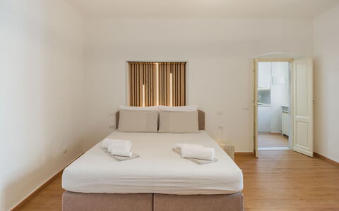Casa Vacanze al Teatro: Indretning, Etage, Gulvbelægning, Loft, Værelse, Seng, Soveværelse, Hjem, Lejlighed, Sengetøj