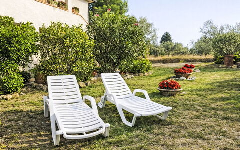 Il Mulinetto: Udendørs Møbler, Møbel, Liggestol, Have, Lawn, Stol, Skygge, Landscaping, Backyard, Gård