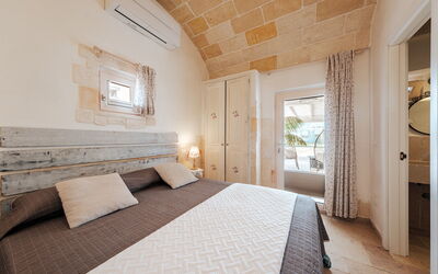 White Stone House 6+1