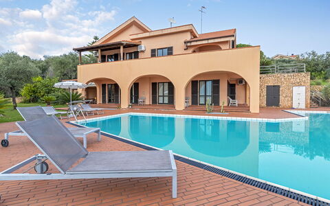 Villa Elda 6: Svømmepøl, Udvej, Hacienda, Eco Hotel, Hotel, Villa