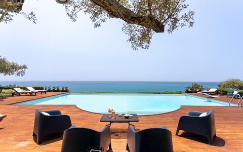Villa Terra del Sole 8: Vand, Svømmepøl, Udvej, Møbel, Hav, Udendørs Møbler, Eco Hotel, Ocean, Skumring, Solnedgang