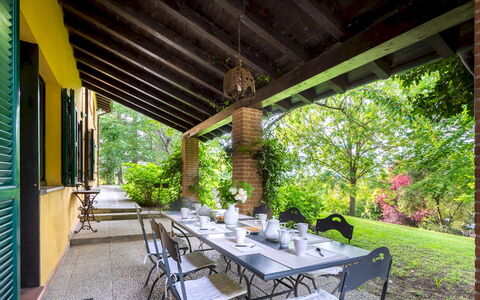 Tenuta Contessa Chiara 17: Møbel, Dør, Stol, Skygge, Have, Estate, Køkken & Spisebord, Backyard, Cykel, Udendørs Møbler