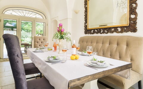 Villa la Dolce Vita 6: Møbel, Indretning, Bord, Stol, Spisestue, Køkken & Spisebord, Bordservice, Værelse, Belysning, Gulvbelægning
