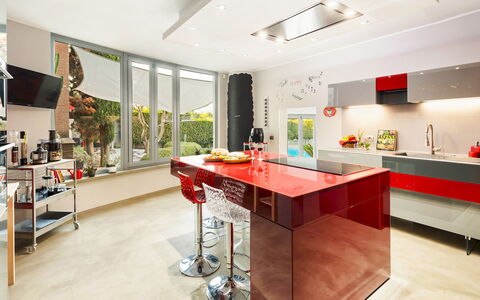 Villa Tiberio 6+2: Indretning, Møbel, Køkken, Gulvbelægning, Countertop, Loft, Etage, Belysning, Cabinetry, Køkken Apparat
