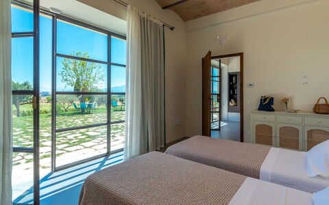 La Buona Maniera 10: Møbel, Stol, Udvej, Udendørs Møbler, Svømmepøl, Skygge, Estate, Eco Hotel, Køkken & Spisebord, Design
