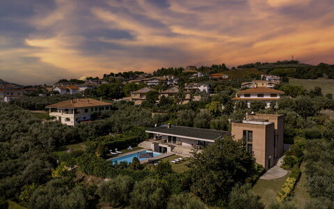 Villa Amyra 6+2: Svømmepøl, Boligområde, Estate, Udvej, Eco Hotel, Fugleperspektiv, Villa, Hacienda, Mansion, Luftfotografering
