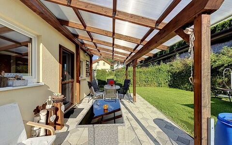 Ferienhaus Siegele: Træ, Skygge, Bjælke, Blomsterkrukke, Markise, Bejdse, Udendørs Struktur, Have, Gårdhave, Dagslys
