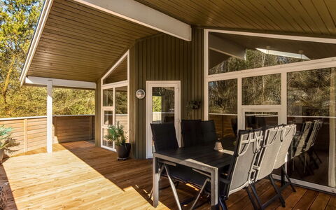 Liina - 3Km from the Sea: Træ, Arkitektur, Hjem, Veranda, Loft, Hårdttræ, Dør, Bejdse, Sommerhus, Trægulve