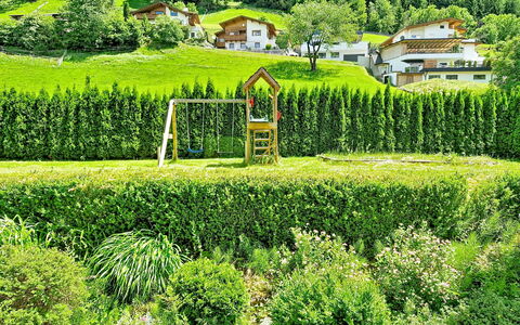 Arzl im Pitztal 15: Grøn, Busk, Have, Hæk, Land Lot, Plantation, Hill Station, Lawn, Landscaping