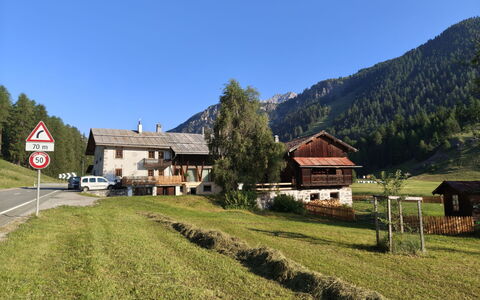 Ferienwohnung Schof: Bjergrige Landskabsformer, Hus, Bakke, Highland, Landdistrikt, Landskab, Hill Station, Bjergkæde, Sommerhus, Menneskelig Bosættelse
