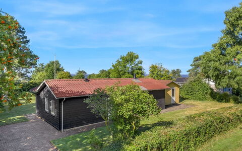 Kora - 300M from the Sea: Græs, Busk, Hus, Sommerhus, Hjem, Land Lot, Landdistrikt, Bunddække, Have