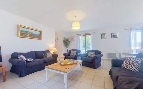 La Jeansarde: Møbel, Gulvbelægning, Indretning, Couch, Etage, Bord, Stue, Loft, Værelse