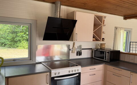 Hedwig - 120M to the Fjord: Træ, Køkken Apparat, Gulvbelægning, Indretning, Køkken, Etage, Cabinetry, Countertop, Komfur, Husholdningsapparat