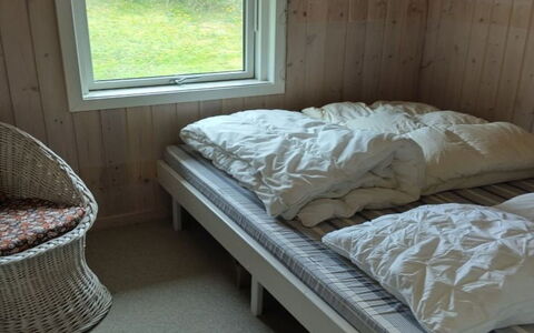 Meike - 750M from the Sea: Træ, Soveværelse, Seng, Sengetøj, Etage, Møbel, Sengetøj, Gulvbelægning, Indretning, Bed Frame