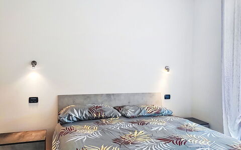 Casa Burli: Seng, Møbel, Indretning, Soveværelse, Væg, Sengetøj, Etage, Sengetøj, Gulvbelægning, Træ