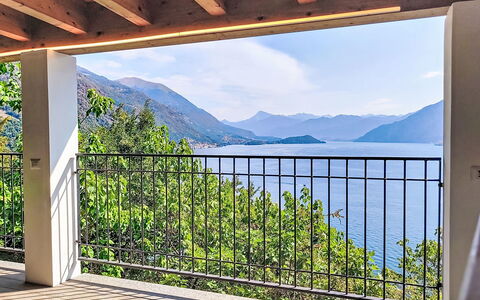 Casa Olivee: Træ, Veranda, Altan, Gelænder, Dæk, Hegn, Baluster, Hårdttræ, Skygge, Eco Hotel