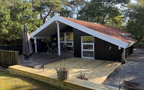 Florida - from the Sea: Træ, Sommerhus, Hårdttræ, Skygge, Planke, Udendørs Struktur, Garden Bygninger, Udendørs Møbler, Sidespor