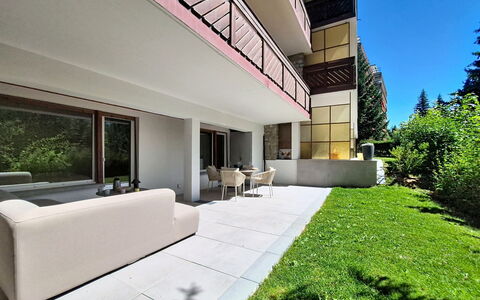 Les Ambassadeurs B 3: Have, Altan, Skygge, Landscaping, Gård, Design, Dagslys, Villa, Backyard, Gårdsplads